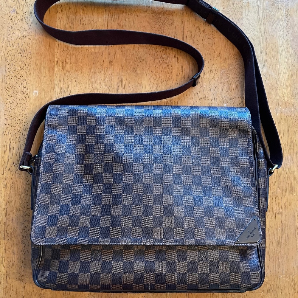 Louis Vuitton Damier Ebene Shelton MM messenger bag